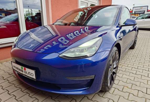 Tesla - Model 3