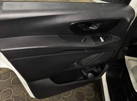 Mercedes-Benz - Vito