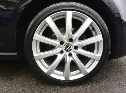 Volkswagen - Golf