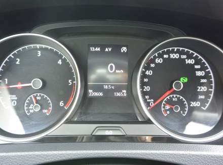 Volkswagen - Golf