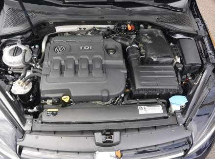 Volkswagen - Golf