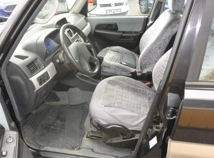 Mitsubishi - Pajero