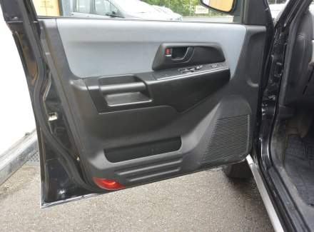 Mitsubishi - Pajero