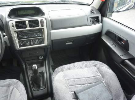 Mitsubishi - Pajero