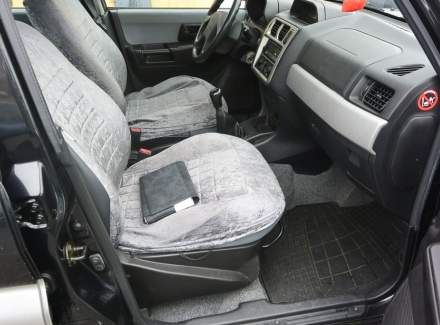 Mitsubishi - Pajero