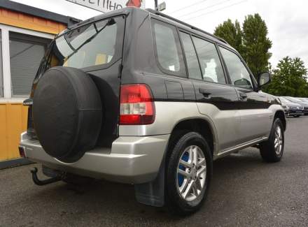 Mitsubishi - Pajero