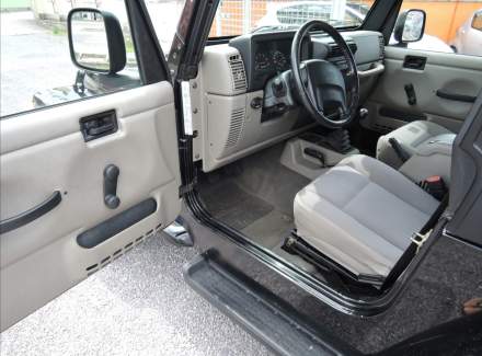 Jeep - Wrangler