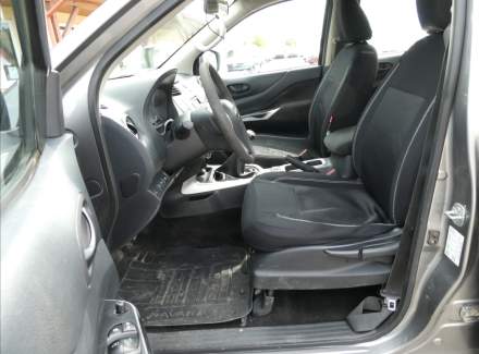 Nissan - Navara