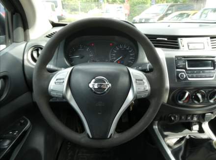 Nissan - Navara