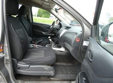 Nissan - Navara
