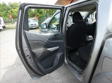 Nissan - Navara