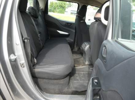 Nissan - Navara