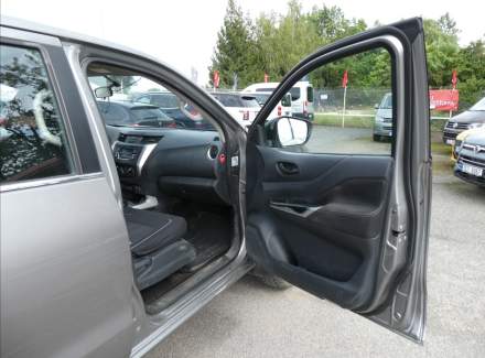 Nissan - Navara