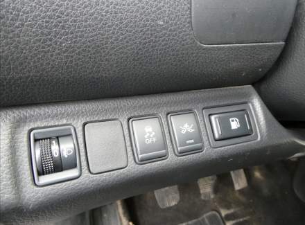 Nissan - Navara