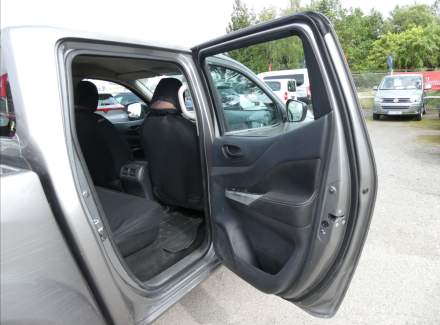 Nissan - Navara