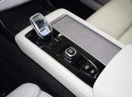 Volvo - XC90