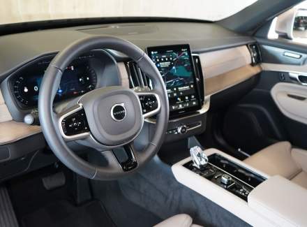 Volvo - XC90