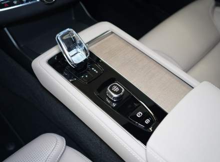 Volvo - XC90