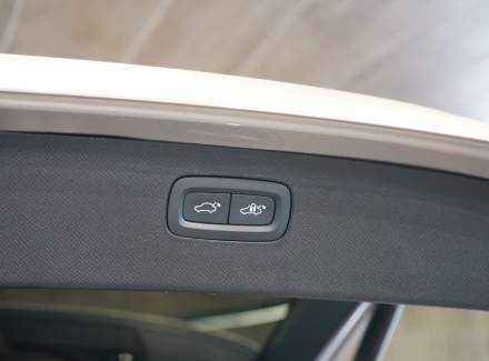 Volvo - XC90