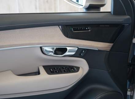 Volvo - XC90