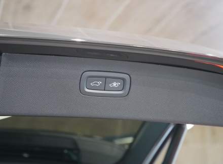 Volvo - XC90