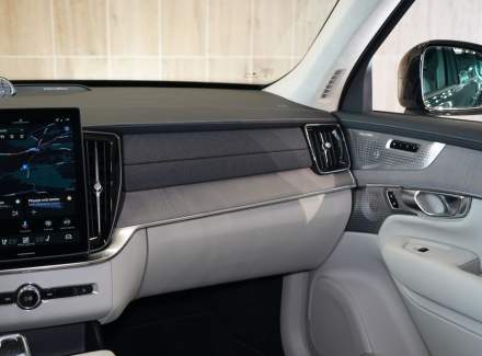 Volvo - XC90