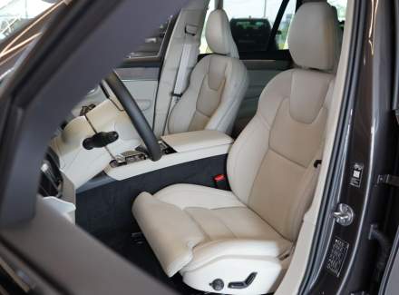 Volvo - XC90