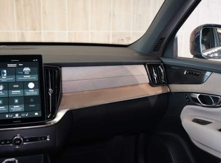 Volvo - XC90