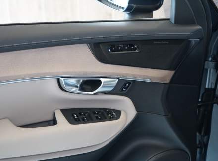Volvo - XC90