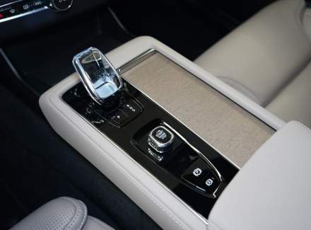 Volvo - XC90