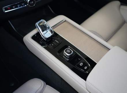 Volvo - XC90
