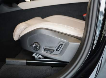 Volvo - XC90