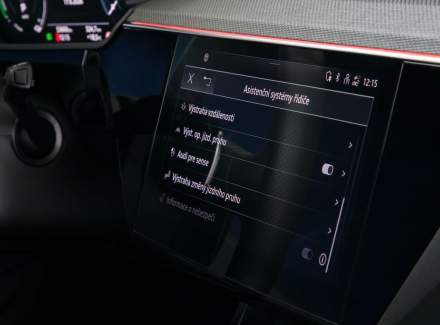 Audi - E-tron