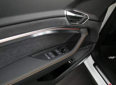 Audi - E-tron
