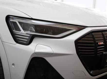 Audi - E-tron