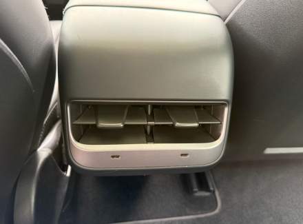 Tesla - Model 3