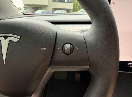 Tesla - Model 3