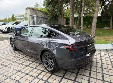 Tesla - Model 3