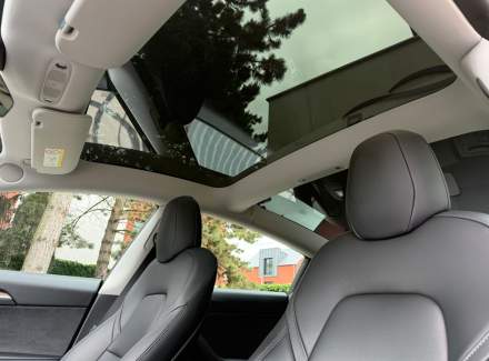 Tesla - Model 3