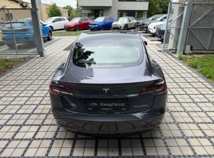 Tesla - Model 3