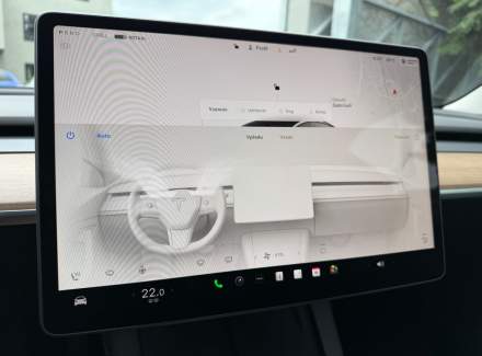 Tesla - Model 3