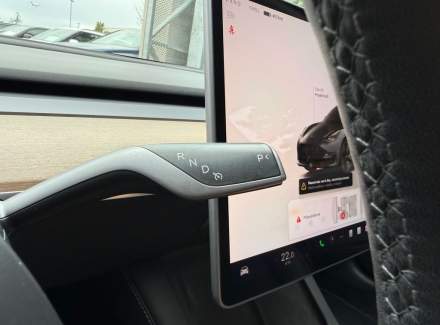 Tesla - Model 3