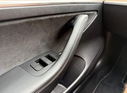 Tesla - Model 3