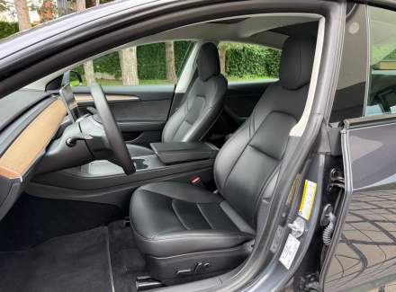 Tesla - Model 3