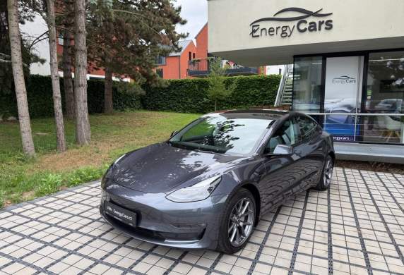 Tesla - Model 3