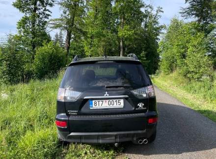 Mitsubishi - Outlander