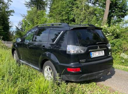 Mitsubishi - Outlander