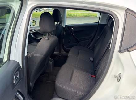 Peugeot - 208