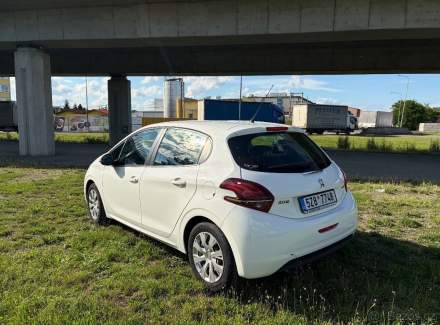 Peugeot - 208