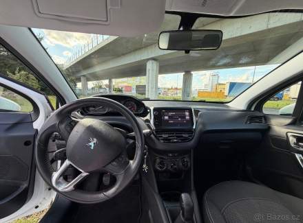 Peugeot - 208